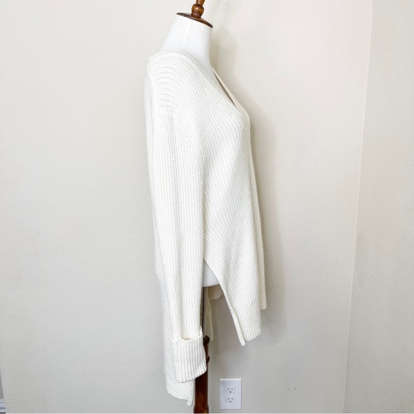 Athleta Shasta V-Neck Sweater Wool Blend
Chunky Ribbed Hi Low Hem Dove Cream - Picture 7 of 14